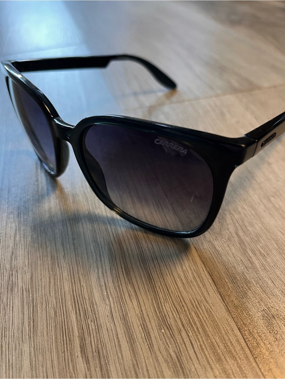 💎 Carrera Women’s Black Frame with Dark Gradient Lenses Sunglasses